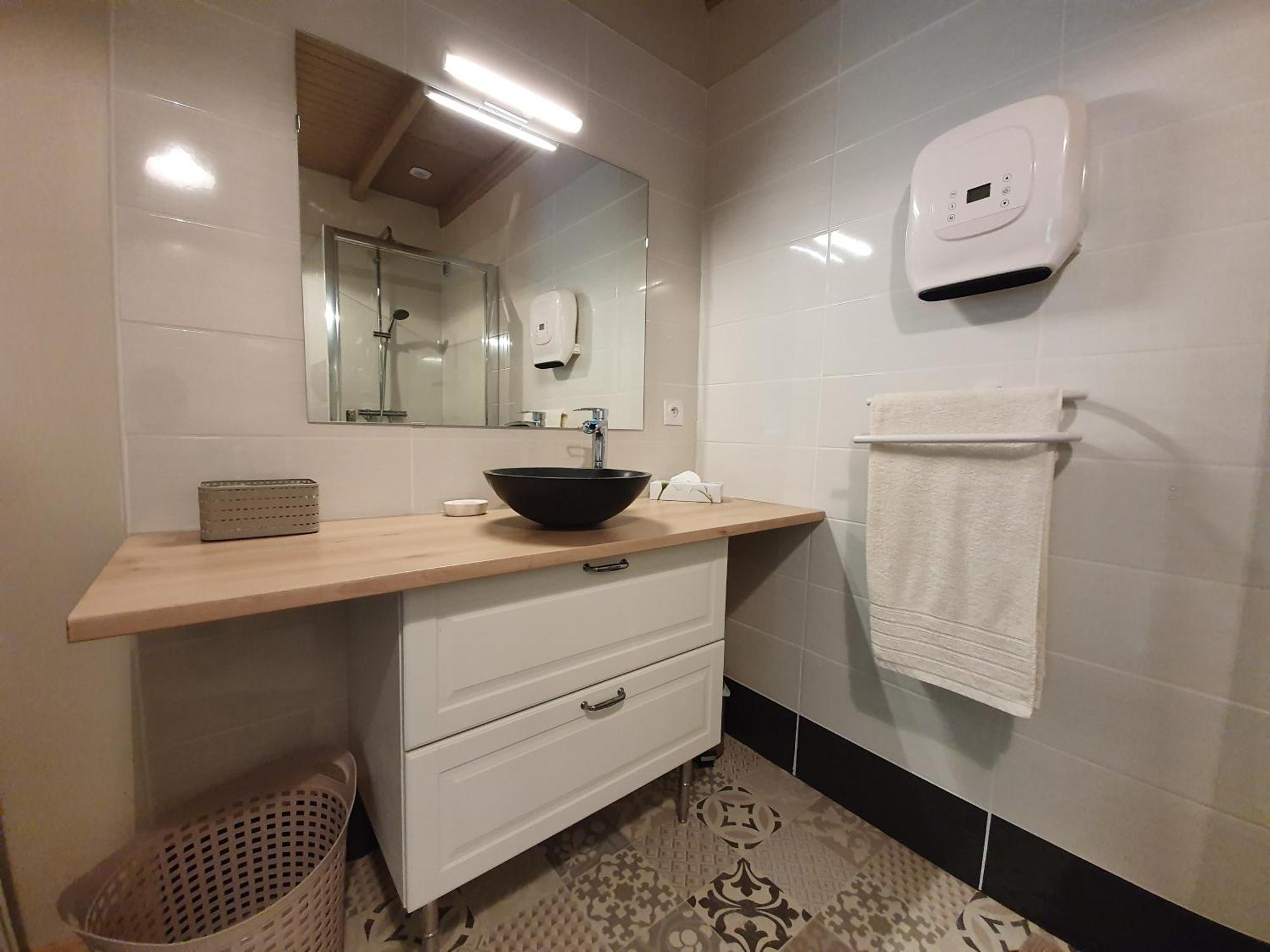 Gite Confortable Avec Spa Prive Et Confort Moderne Pont-de-Larn 外观 照片